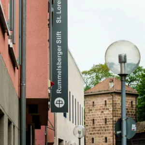 Fassade des Rummelsberger Stift St. Lorenz Nürnberg