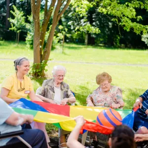 Gruppe im Garten
