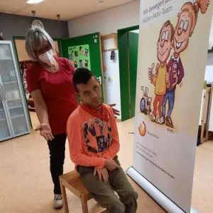 Ein Mann und eine Frau in Aktion