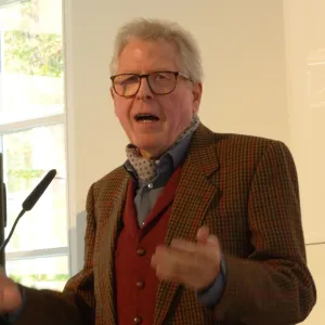 Pfarrer Zink spricht wieder in der Aula