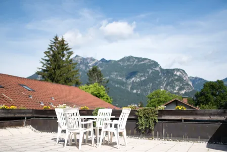 Terrasse mit Bergblick