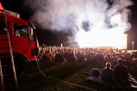 Der rote Kinotruck macht auch 2025 Halt in Rummelsberg. 