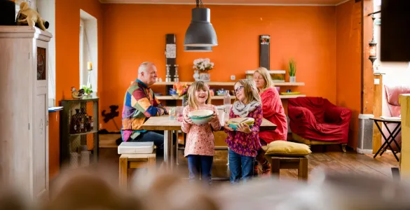 Kinder mit Eltern