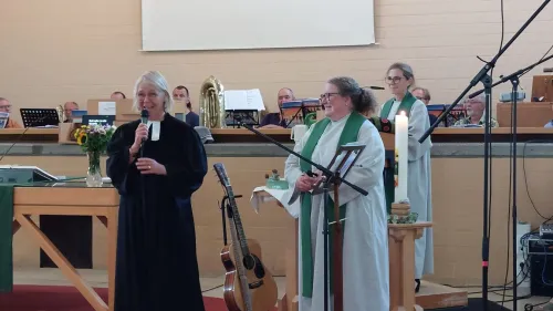 Pfarrerin Fries, Diakonin Prager und Älteste Meyer beim Gottesdienst