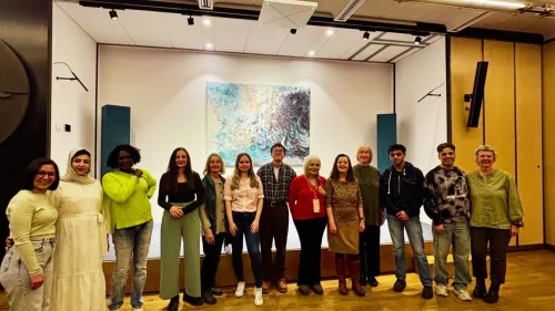 Die Künstler*innen des Projekts ARtogether präsentieren ihre Werke