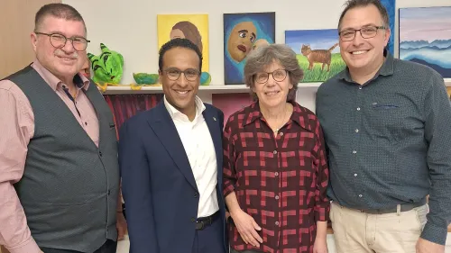 v.l.n.r.: Regionalleiter Diakon Werner Pfingstgraef, Dr. Nasser Ahmed, Uta Bauer und Bereichsleiter Bastian Döring während der Feier.