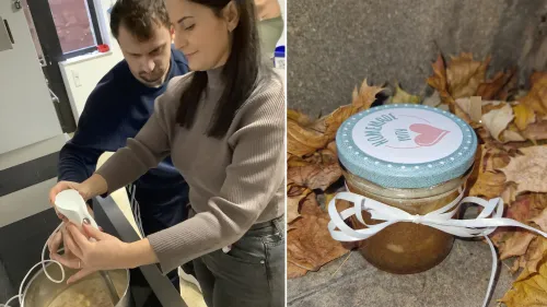 Zu sehen sind 2 Menschen, die Marmelade kochen und die fertige Marmelade im Glas.