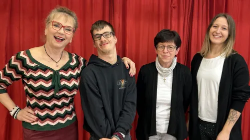 Julia Kempken und Fabian Bauer an der Ballettstange 