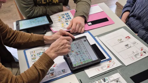 Mit viel Vorbereitung hat Markus Meier im Teilhabegespräch seine Wünsche mit Mitteln der Unterstützten Kommunikation geäußert. 