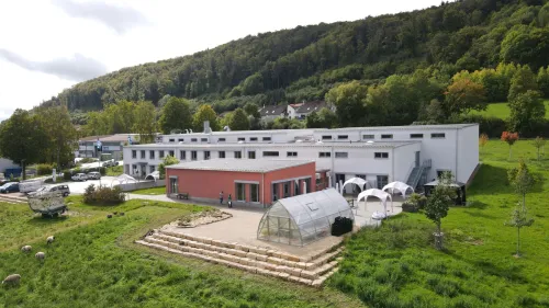 Seit zehn Jahren in der Gstadter Str. 44: Die Altmühltal-Werkstätten in Treuchtlingen. 