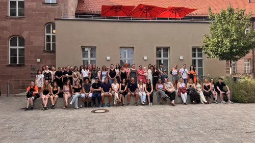 Gruppenbild Ehemaligentreffen Kinderpflege Schwabach