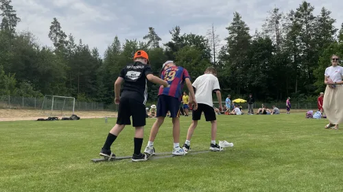 An manchen Stationen des Inklusionssportfests war Teamarbeit gefragt.