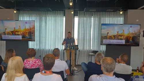 Leonhard Kemnitzer, Leitung Kommunikation und Marketing