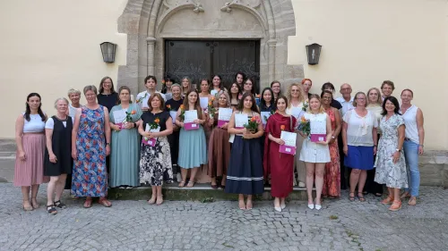 Die Rummelsberger Diakonie wünscht den Absolvent*innen der Berufsfachschule für Pflege und Altenpflegehilfe viel Erfolg auf ihrem weiteren Weg.